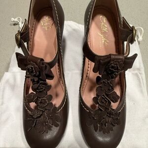 Miss Albright Lynn Floral Brown Heels